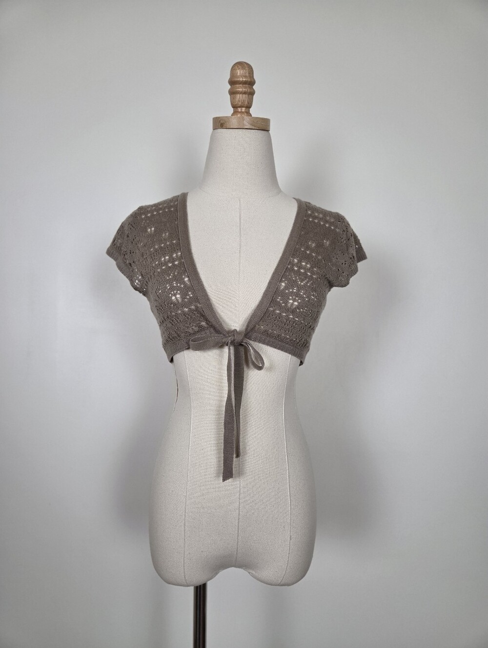 Y2K Windsor Cropped Crochet Cardigan Size Small Tie Front Beige (c1) - Picture 3 of 10